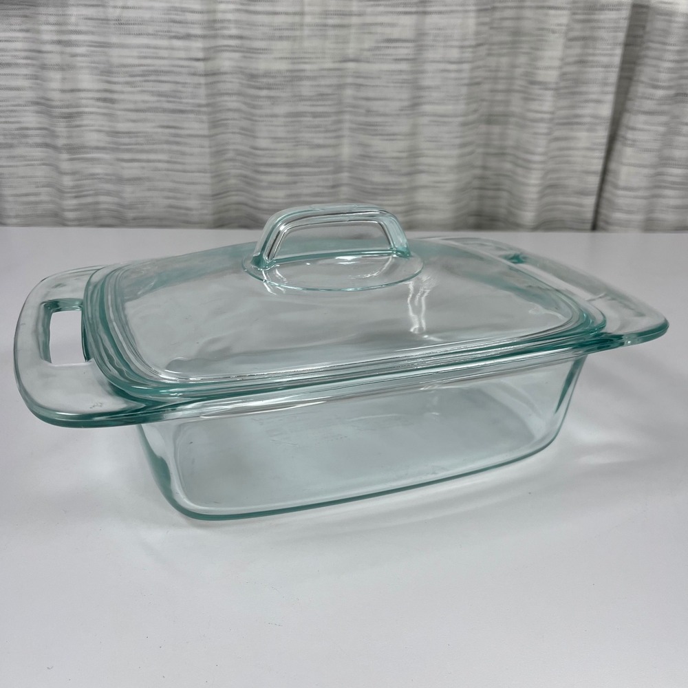 Pyrex 2 Quart‎ Clear Glass Casserole Dish with Lid Rectangular Baker 1.9L USA